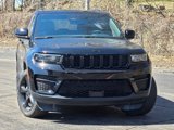 Used 2023 Jeep Grand Cherokee Altitude image 3