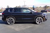 Used 2022 Mitsubishi Outlander SE image 3
