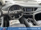 Used 2018 Buick Enclave Essence image 2