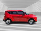 Used 2021 Kia Soul S image 2
