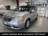 Used 2014 Chrysler Town & Country Touring image 3