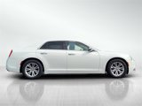 Used 2017 Chrysler 300 C image 4