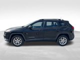 Used 2016 Jeep Cherokee Sport image 4