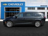 Used 2021 Chrysler Pacifica Touring-L image 2