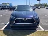 Used 2023 Toyota Highlander XLE image 2