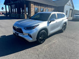 Used 2023 Toyota Highlander LE image 3