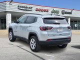 New 2025 Jeep Compass Latitude image 4