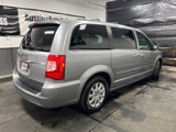 Used 2016 Chrysler Town & Country Touring image 5