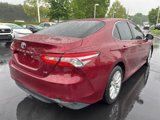 Used 2018 Toyota Camry LE image 5