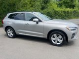 Used 2022 Volvo XC60 B5 Momentum w/ Climate Package image 5