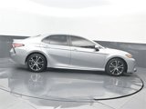 Used 2018 Toyota Camry SE image 2