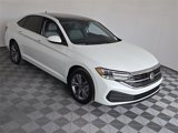 Used 2024 Volkswagen Jetta SE w/ Panoramic Sunroof Package image 2