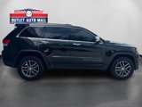 Used 2017 Jeep Grand Cherokee Limited image 2