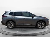 Used 2022 Nissan Rogue SV image 2