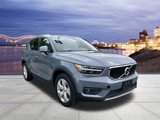 Used 2022 Volvo XC40 T4 Momentum image 4