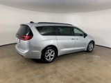Used 2023 Chrysler Pacifica Limited image 5