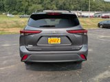 Used 2021 Toyota Highlander XLE image 5