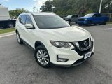 Used 2017 Nissan Rogue SV image 2