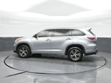 Used 2016 Toyota Highlander XLE image 4