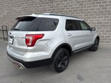 Used 2017 Ford Explorer XLT image 4
