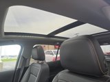 Used 2018 Chevrolet Equinox Premier image 2