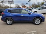 Used 2020 Nissan Rogue SV image 3