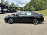 Used 2024 Hyundai Elantra SEL w/ Convenience Package image 3