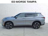 Used 2023 Mitsubishi Outlander SE image 2