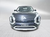 Used 2022 Mitsubishi Outlander SE image 2