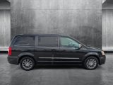 Used 2013 Chrysler Town & Country Touring-L w/ Entertainment Group #2 image 4