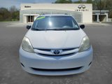Used 2010 Toyota Sienna LE image 2