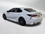 Used 2021 Toyota Camry SE image 3