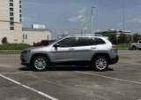 Used 2020 Jeep Cherokee Latitude w/ Advanced Safety Group image 3