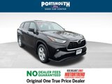 Used 2022 Toyota Highlander LE image 1