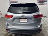 Used 2017 Toyota Highlander LE image 4