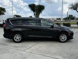 Used 2022 Chrysler Voyager LX image 3