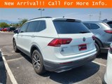 Used 2021 Volkswagen Tiguan SE w/ Panoramic Sunroof Package image 2