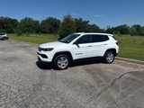 Used 2022 Jeep Compass Latitude image 2