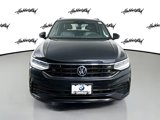 Used 2022 Volkswagen Tiguan SE R-Line image 2