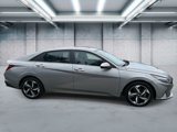 Used 2023 Hyundai Elantra Limited image 3