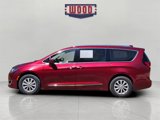 Used 2018 Chrysler Pacifica Touring-L image 4