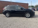 Used 2018 Nissan Rogue SV image 2