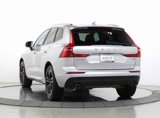 Used 2019 Volvo XC60 T5 Momentum w/ Multimedia Package image 5