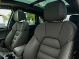 Certified 2024 Porsche Macan image 5