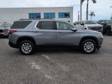 Used 2021 Chevrolet Traverse LT image 2