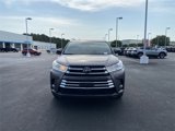 Used 2018 Toyota Highlander XLE image 3
