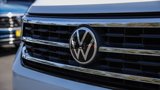 Certified 2022 Volkswagen Atlas SE image 3