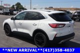 Used 2020 Ford Escape SE image 3