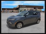 Used 2022 Kia Soul LX w/ Technology Package image 2