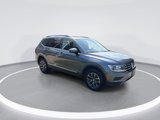 Certified 2020 Volkswagen Tiguan SE w/ Panoramic Sunroof Package image 2